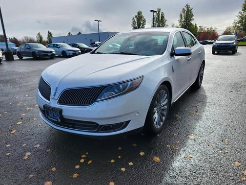 2015 Lincoln MKS Base