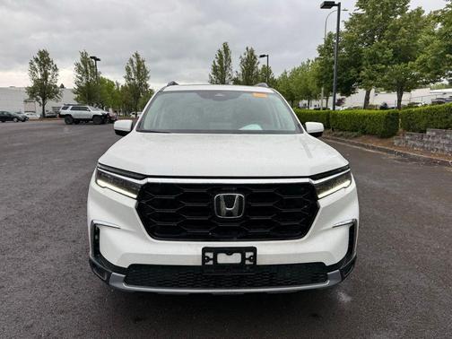 Platinum White Pearl 2023 Honda Pilot Touring
