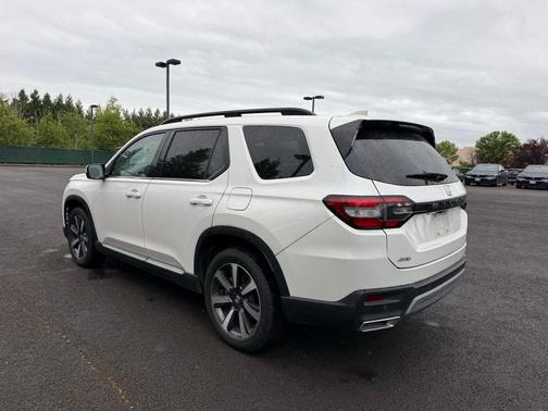 Platinum White Pearl 2023 Honda Pilot Touring