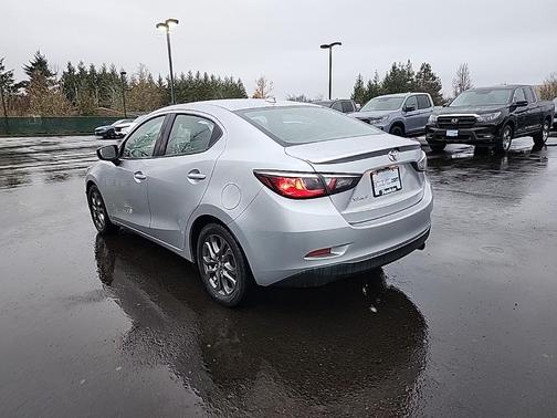 2019 Toyota Yaris Sedan LE