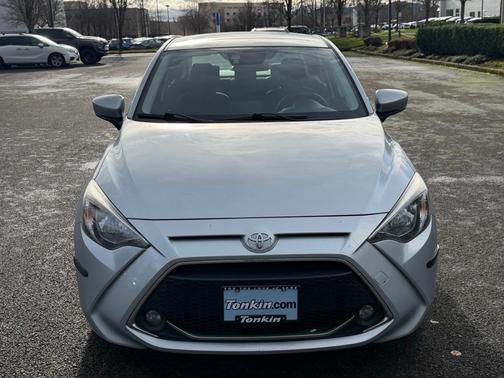 2019 Toyota Yaris Sedan LE