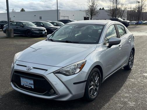 2019 Toyota Yaris Sedan LE