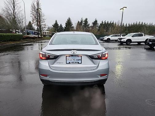 2019 Toyota Yaris Sedan LE