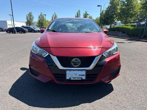 Scarlet Ember Pearl Metallic 2021 Nissan Versa 1.6 SV