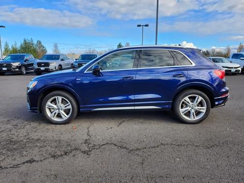 2021 Audi Q3 45 S line Premium