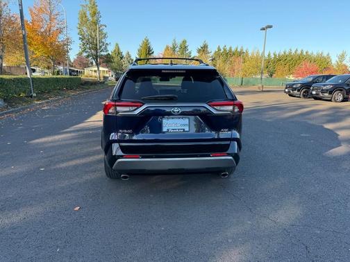 2019 Toyota RAV4 Hybrid XSE