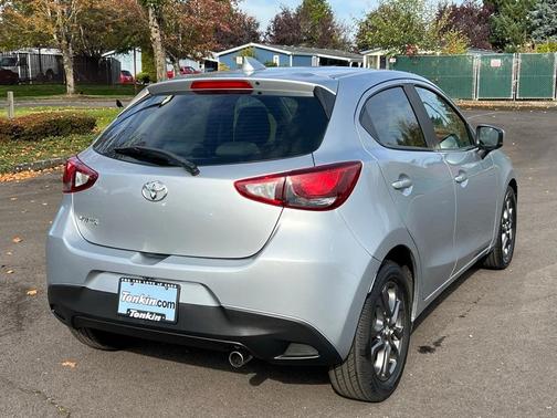 2020 Toyota Yaris Sedan LE