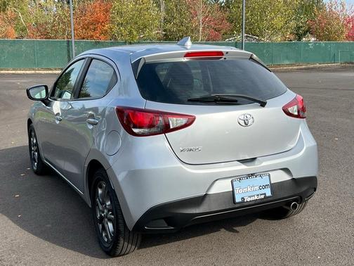 2020 Toyota Yaris Sedan LE