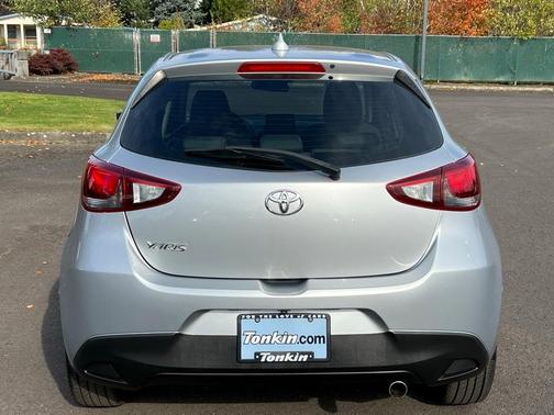 2020 Toyota Yaris Sedan LE