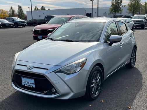 2020 Toyota Yaris Sedan LE