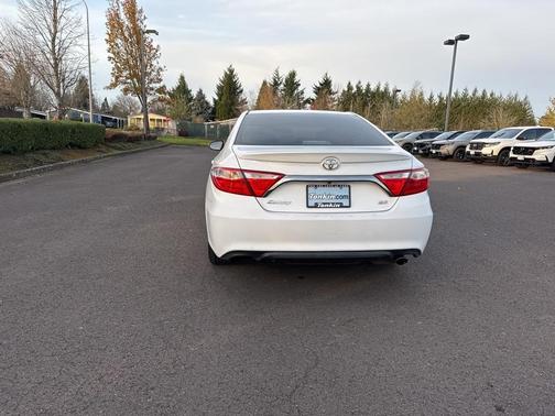 2017 Toyota Camry SE