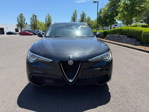 Vulcano Black Metallic 2018 Alfa Romeo Stelvio Base