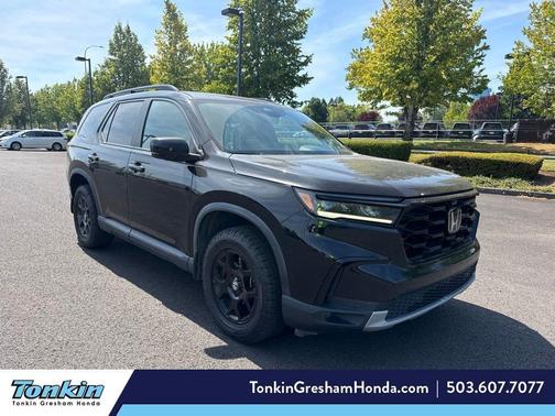 Crystal Black Pearl 2023 Honda Pilot TrailSport