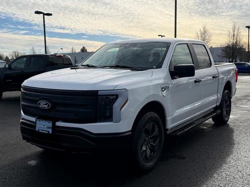 2025 Ford F-150 Lightning Pro