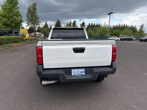 Ice 2024 Toyota Tacoma SR