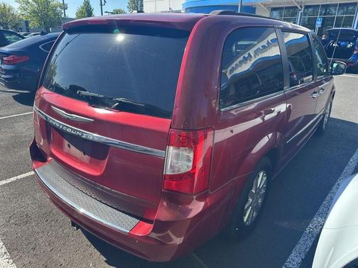Deep Cherry Red Crystal Pearlcoat 2014 Chrysler Town & Country Touring