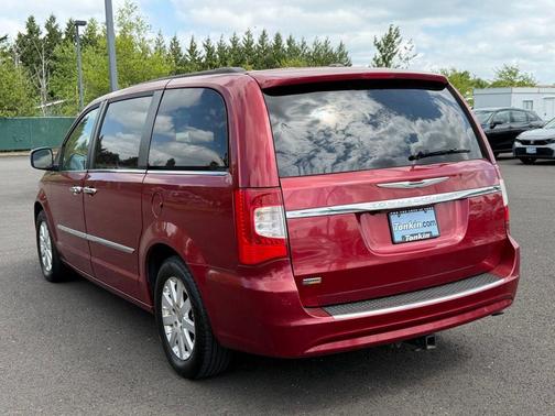 Deep Cherry Red Crystal Pearlcoat 2014 Chrysler Town & Country Touring