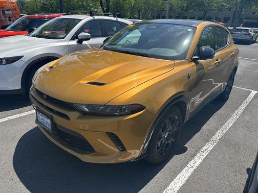 Gold 2024 Dodge Hornet R/T Plus