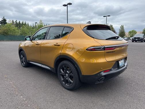 Gold 2024 Dodge Hornet R/T Plus