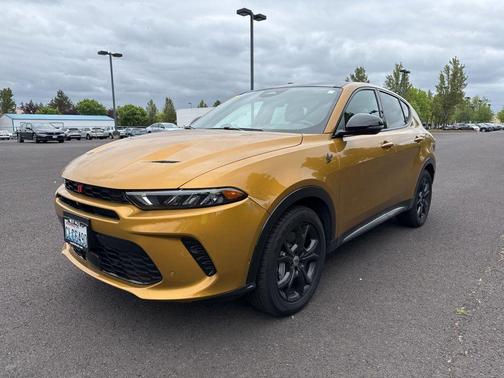 Gold 2024 Dodge Hornet R/T Plus