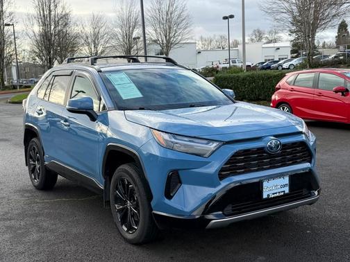 2022 Toyota RAV4 Hybrid SE