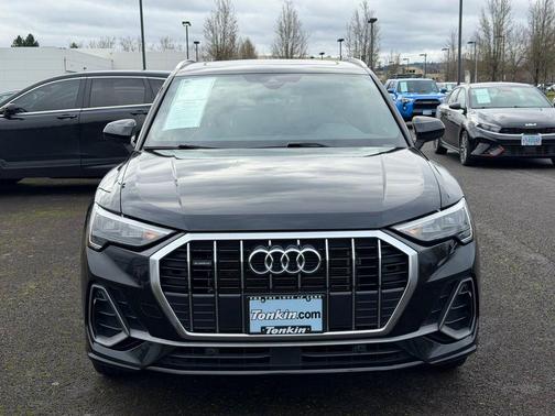 Mythos Black Metallic 2022 Audi Q3 45 S line Premium