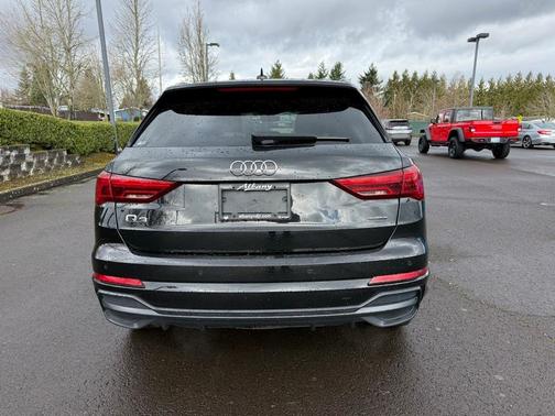 2022 Audi Q3 45 S line Premium