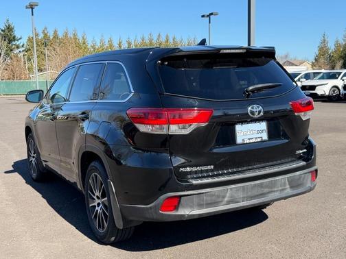 2018 Toyota Highlander SE