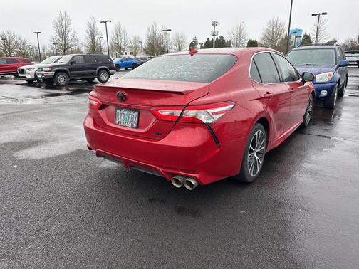 2020 Toyota Camry SE