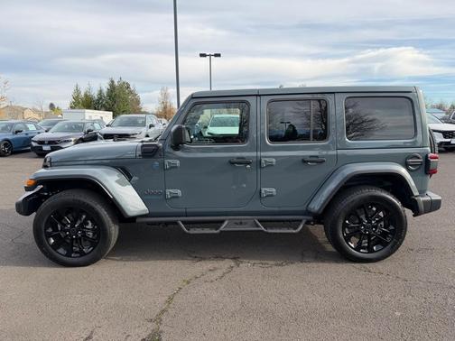 2025 Jeep Wrangler 4xe Sahara