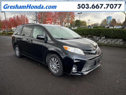 2018 Toyota Sienna XLE