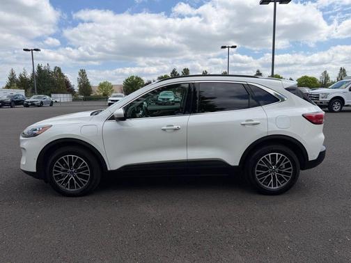 Star White 2022 Ford Escape PHEV Titanium