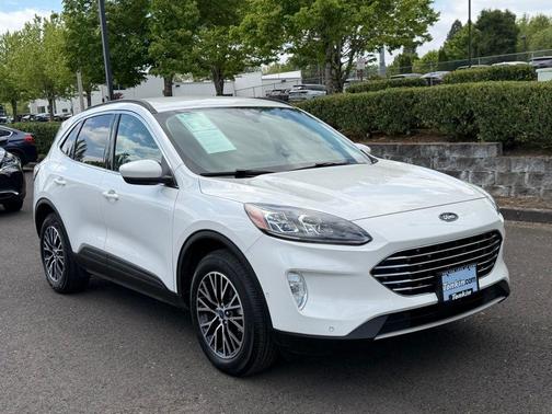 Star White 2022 Ford Escape PHEV Titanium