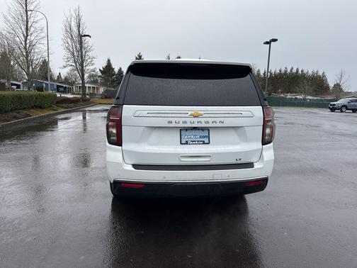 2023 Chevrolet Suburban LT
