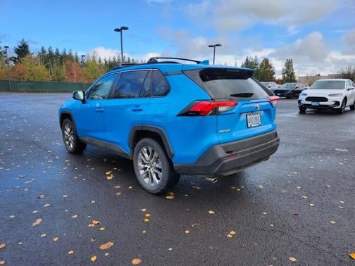 2021 Toyota RAV4 XLE Premium