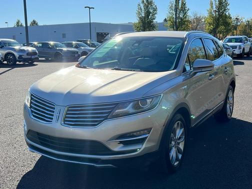 2015 Lincoln MKC Base