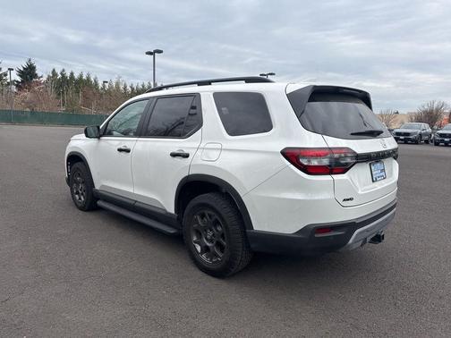 Platinum White Pearl 2025 Honda Pilot TrailSport