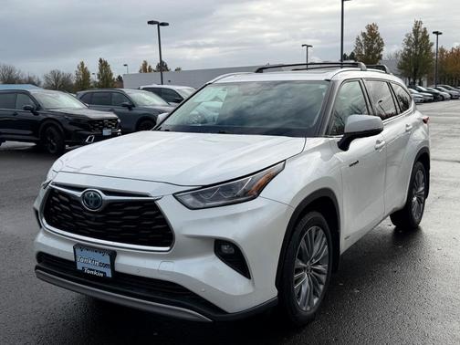 2020 Toyota Highlander Hybrid Platinum