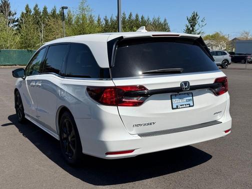Platinum White Pearl 2023 Honda Odyssey Sport