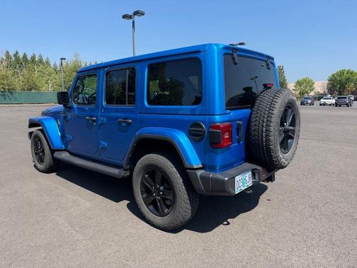 Hydro Blue Pearlcoat 2022 Jeep Wrangler Unlimited Sahara Altitude