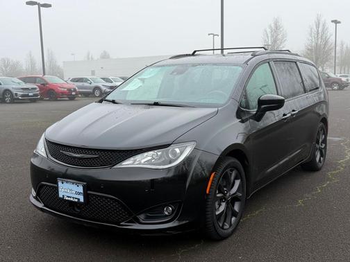2018 Chrysler Pacifica Touring-L