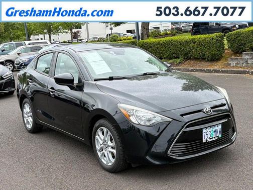 Stealth 2017 Toyota Yaris iA Base