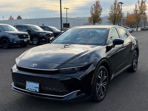 2024 Toyota Crown XLE