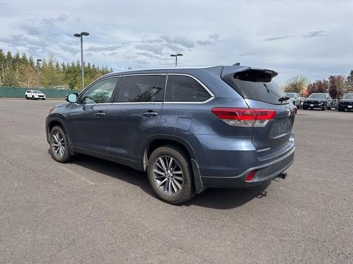 Shoreline Blue Pearl 2019 Toyota Highlander XLE