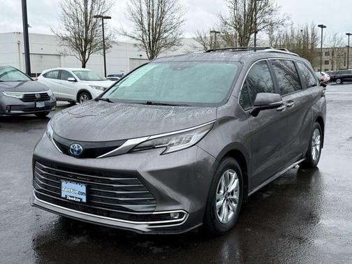 2024 Toyota Sienna Limited