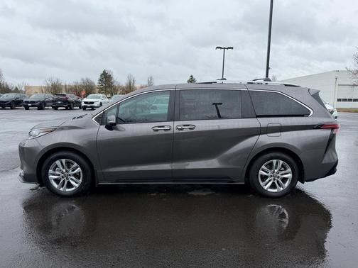 2024 Toyota Sienna Limited