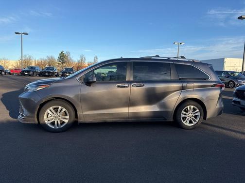 2024 Toyota Sienna Limited