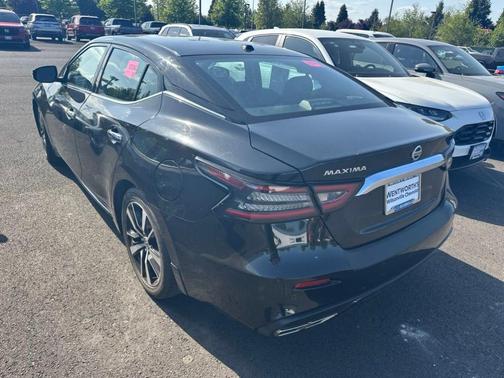Black 2021 Nissan Maxima SV