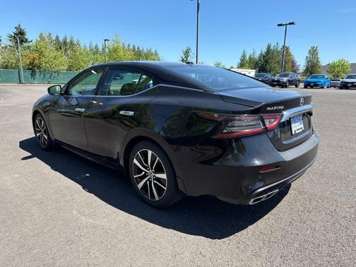 Black 2021 Nissan Maxima SV