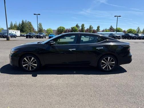 Black 2021 Nissan Maxima SV